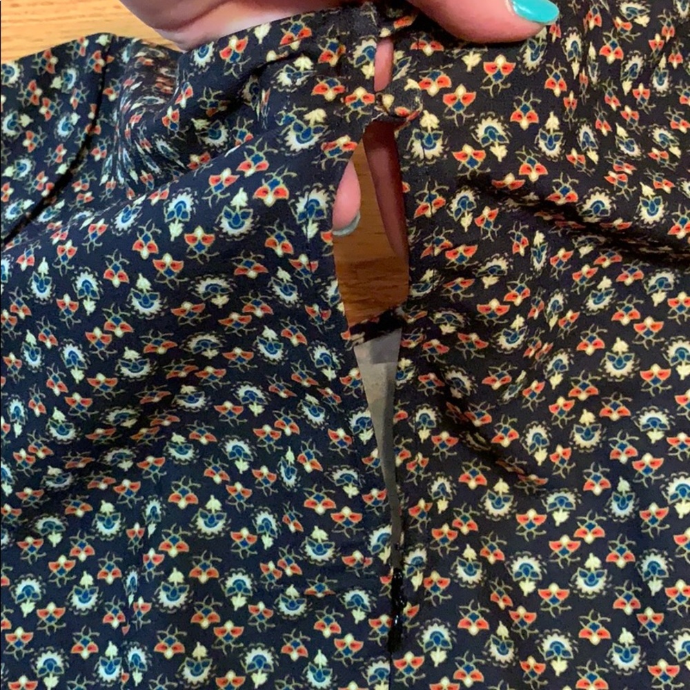Beautiful streamlined dress! Think Spring👗🌷☀️ - Picture 5 of 6